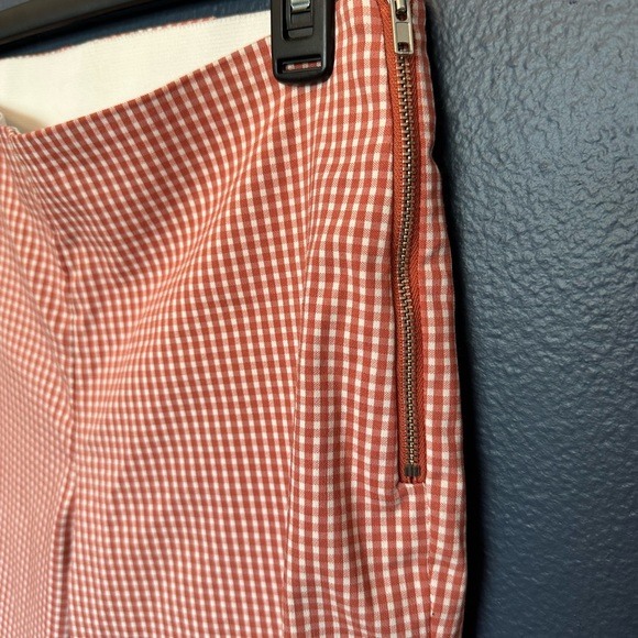 Women’s coral gingham high-rise skinny ankle pants - Picture 2 of 4